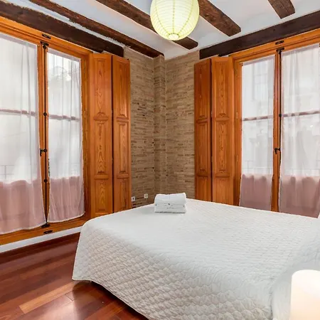 Apartment Travel Habitat Plaza De La Virgen