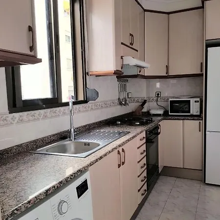 Cozy 3 Bedroom 1 Bathroom By Joaquin Sorolla Station アパート バレンシア