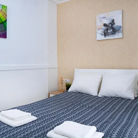 On-line Luxury Apart Platanos, Free Wi-fi アパート *
