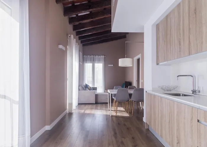 San Miguel, Luxury Apartments. فالنسيا