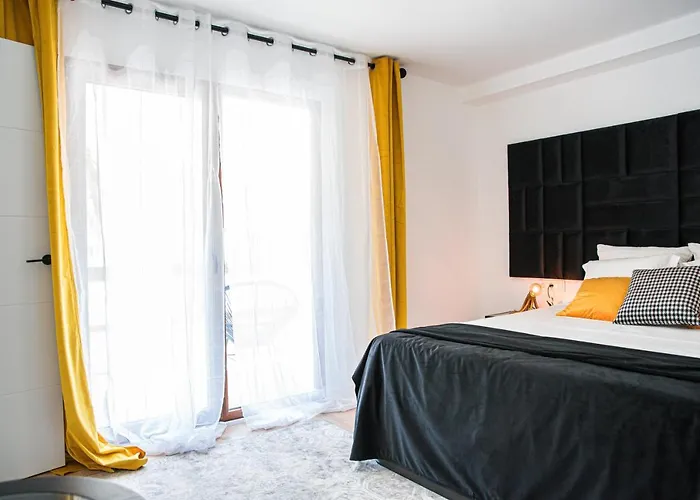 Laura Campanar 아파트