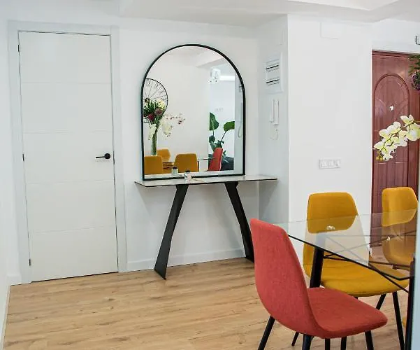 아파트 Laura Campanar *