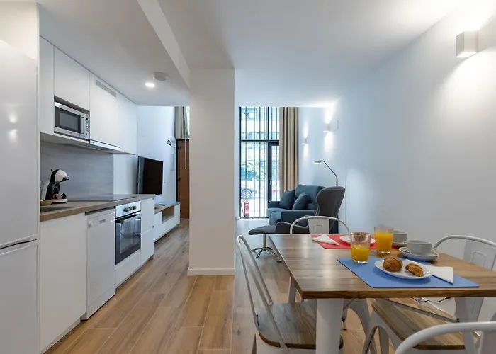 Travel Habitat Alameda Suites. *