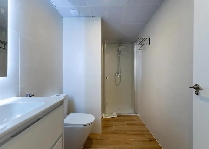 Travel Habitat Alameda Suites. *