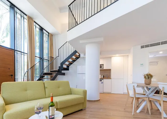 Travel Habitat Alameda Suites.