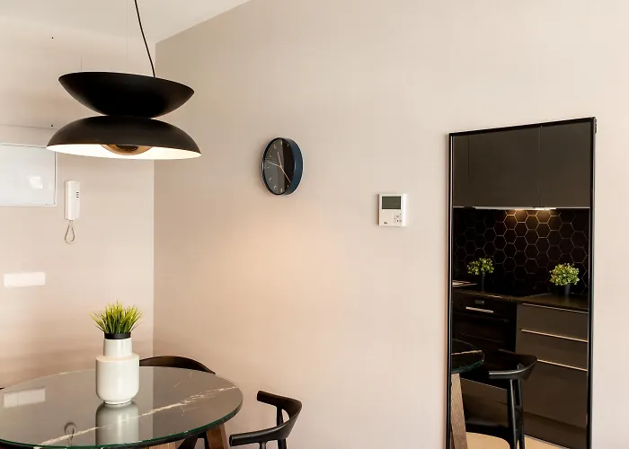 Ramirez Flats Aparthotel 4*