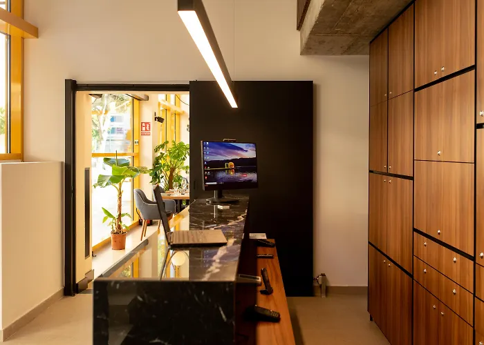 Ramirez Flats Aparthotel 4*