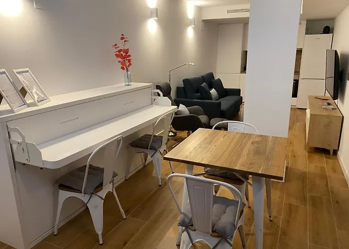 Travel Habitat Alameda Suites.