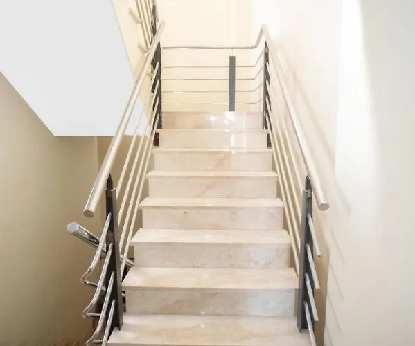 Penthouse Duplex In A 4 Floors Spanish House -8 Min To Center By Metro *