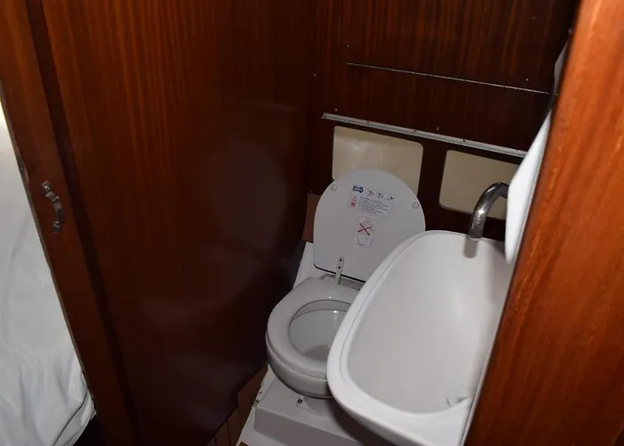 보트호텔 Velero En Puerto De - E&m Boats *