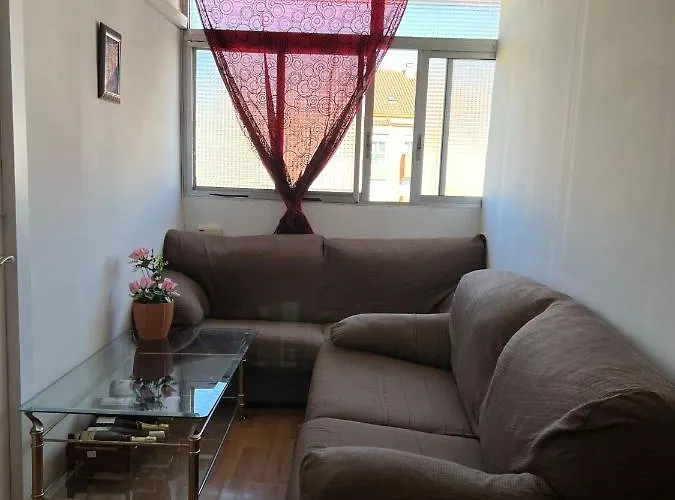 Δωμάτια σε οικογενειακή κατοικία Malvarrosa Comoda Y Sencilla Cerca De La Playa *