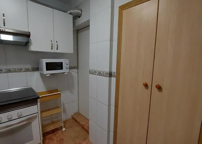 Centro Andando Y Playa Malvarrosa Tranvia فالنسيا