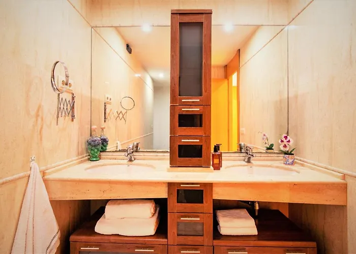 Penthouse Duplex In A 4 Floors Spanish House -8 Min To Center By Metro Διαμέρισμα