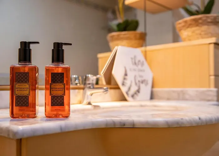 Penthouse Duplex In A 4 Floors Spanish House -8 Min To Center By Metro Διαμέρισμα *