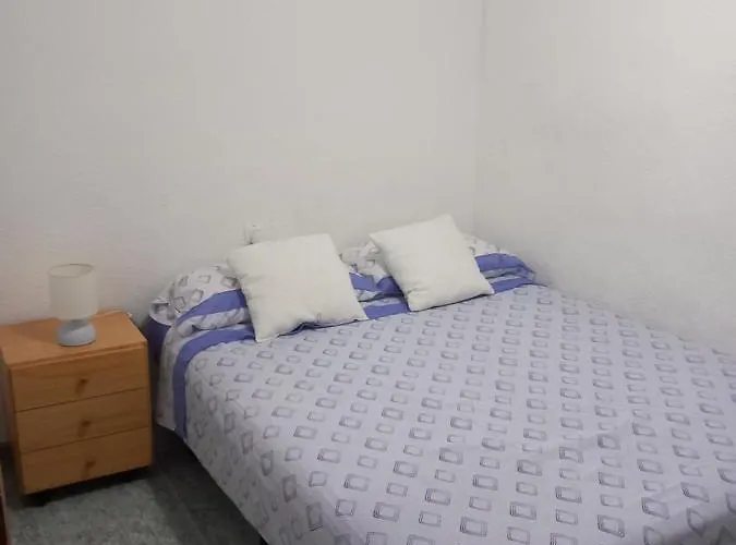 Grande En Piso Compartido Con 2 Adultos * 발렌시아