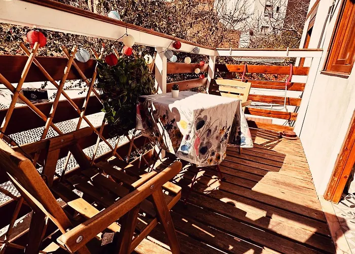 Appartement Precioso Con A/a En Ruzafa Con Terracita Privada Y Acceso A Un Jardin, 2-3 Personas Valence