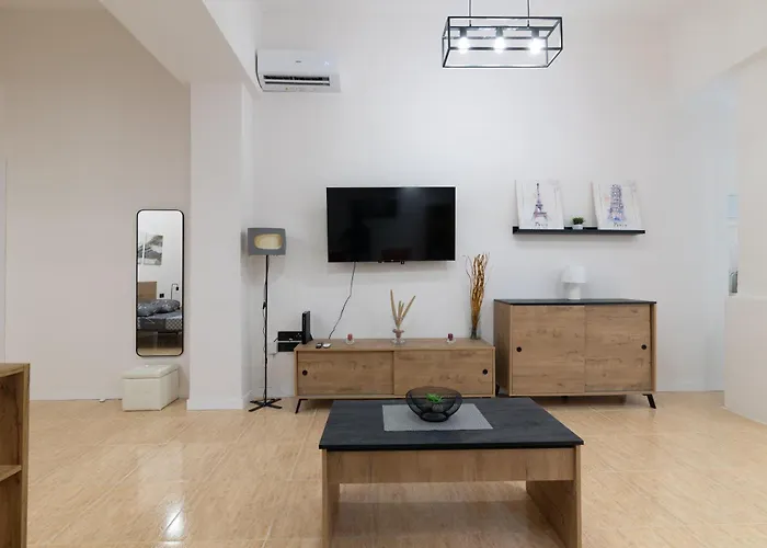 Spacious Oceanografic Flats *