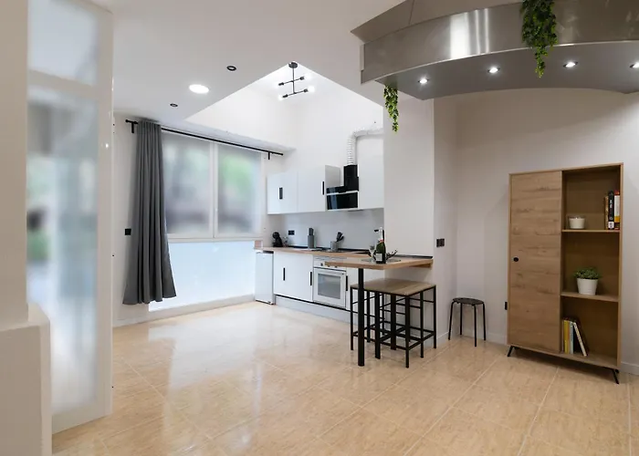 Spacious Oceanografic Flats *