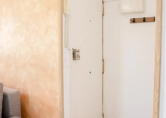 Renovado Y Sofisticado En El Centro De *