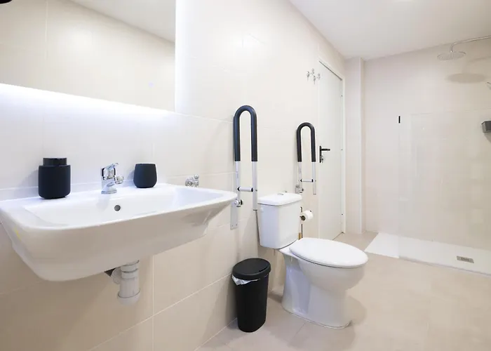 Spacious Oceanografic Flats *