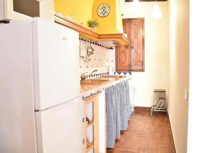 Cerca De La Plaza Redonda *