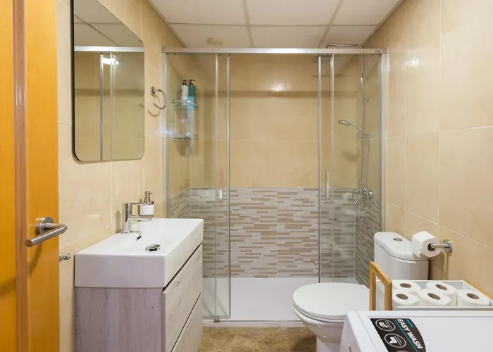 Piso Familiar Cerca Del Centro, Ac Y Wifi Gratis * Valencia