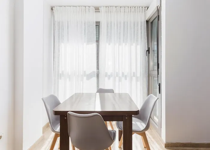 Piso Familiar Cerca Del Centro, Ac Y Wifi Gratis * Valencia