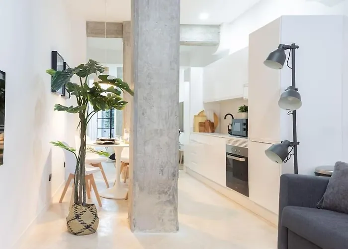 Vlc Host - Manya Βαλένθια