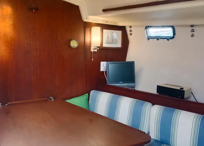 Velero Whimsy Bateau-hôtel *