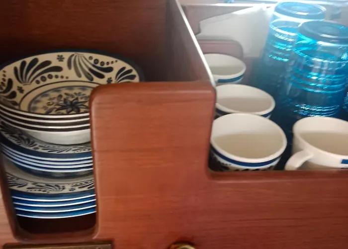 Bateau-hôtel Velero Whimsy Valence