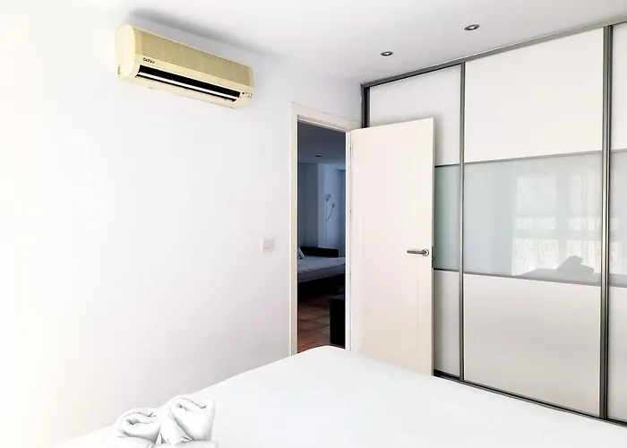 Flats Friends Nave *