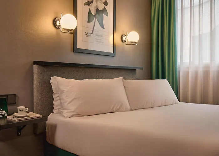 Malcom And Barret Valence