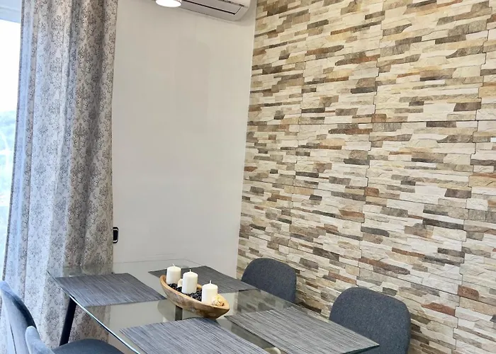 Cozy In Valencia! Wi-fi ! *