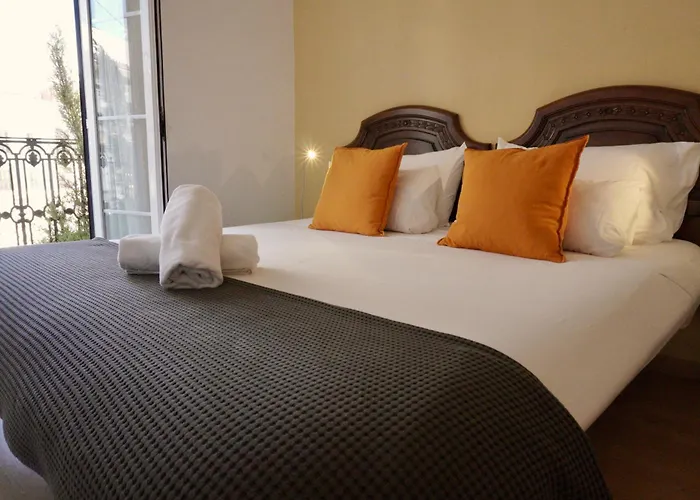 Hosted By Gracie Apartment *