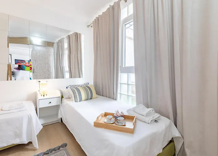 Penthouse Duplex In A 4 Floors Spanish House -8 Min To Center By Metro Διαμέρισμα *