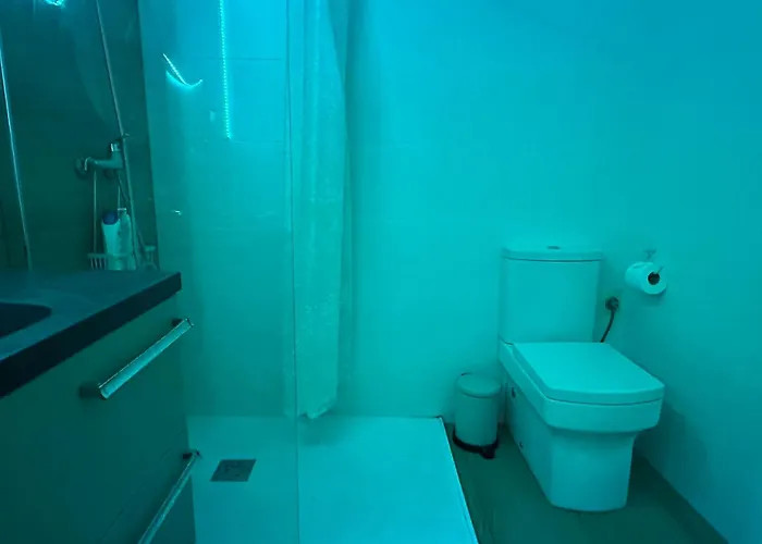 Mirador 5 Del Mercado - Con Bano Privado En El Centro De La Ciudad Vella Homestay *