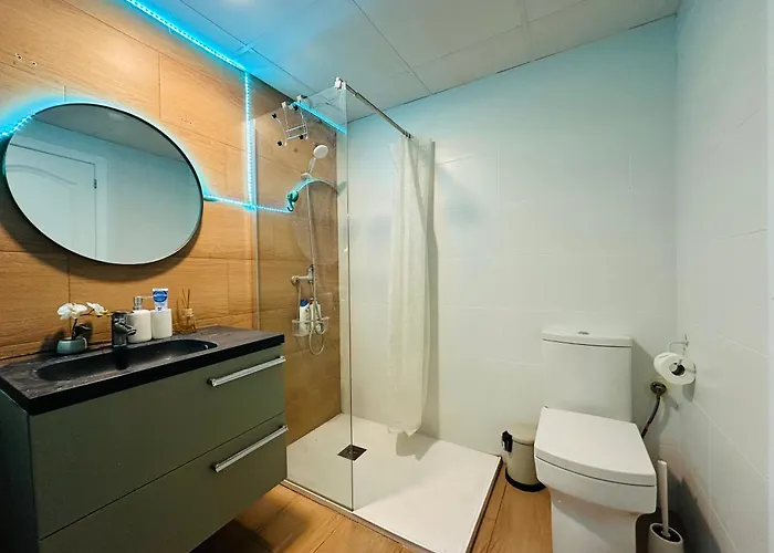 Mirador 5 Del Mercado - Con Bano Privado En El Centro De La Ciudad Vella Homestay *