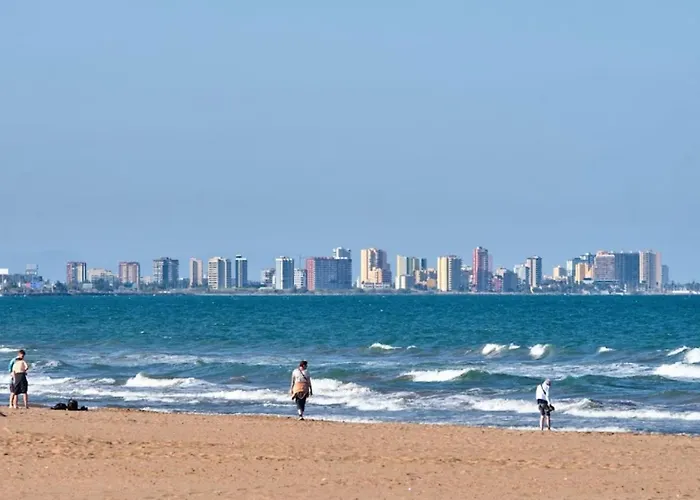Malvarrosa Comoda Y Sencilla Cerca De La Playa Δωμάτια σε οικογενειακή κατοικία