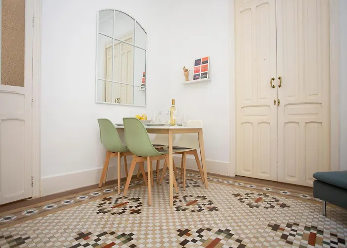 Singularstays Ms Rogers Valencia