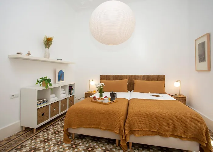 Singularstays Ms Rogers Valencia