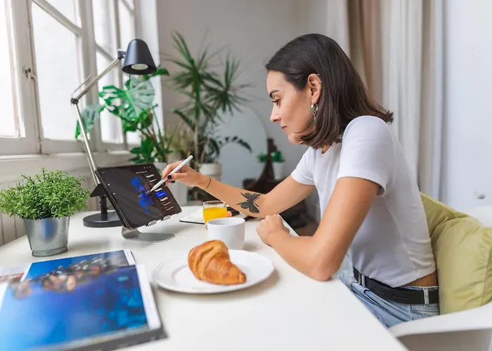 Singularstays Ms Rogers Valencia