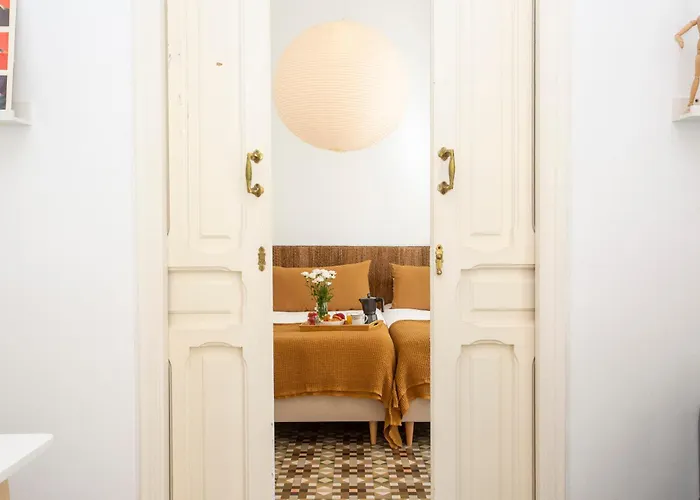 Singularstays Ms Rogers Valencia