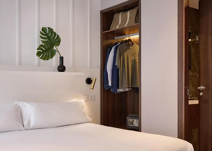 Ramirez Flats Aparthotel