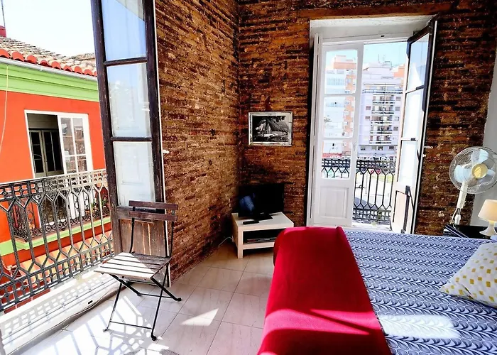 Charming In The Center شقة