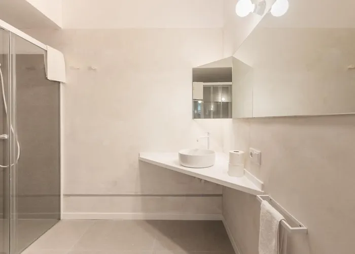 Chic & Cozy In Valence