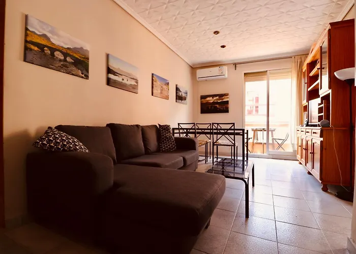 2 Bed Apartment, Great Location, 500m From 아파트