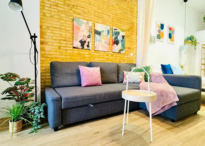 Relaxing Beachside Cabanyal Loft فالنسيا