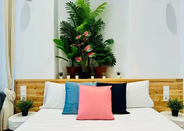 & Cozy Flat Close The *