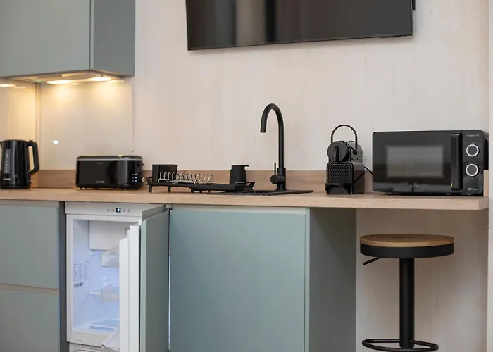 Nomad Haux Mestalla Guest house 4*