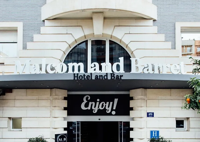 Malcom And Barret Hotel 3*